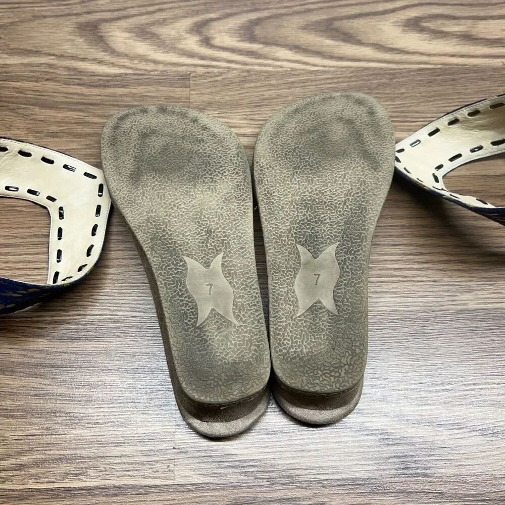 Modzori‎ Solid Beige & Blue Reversable blue Glitter Thong Wedge Sandals Womens 7
